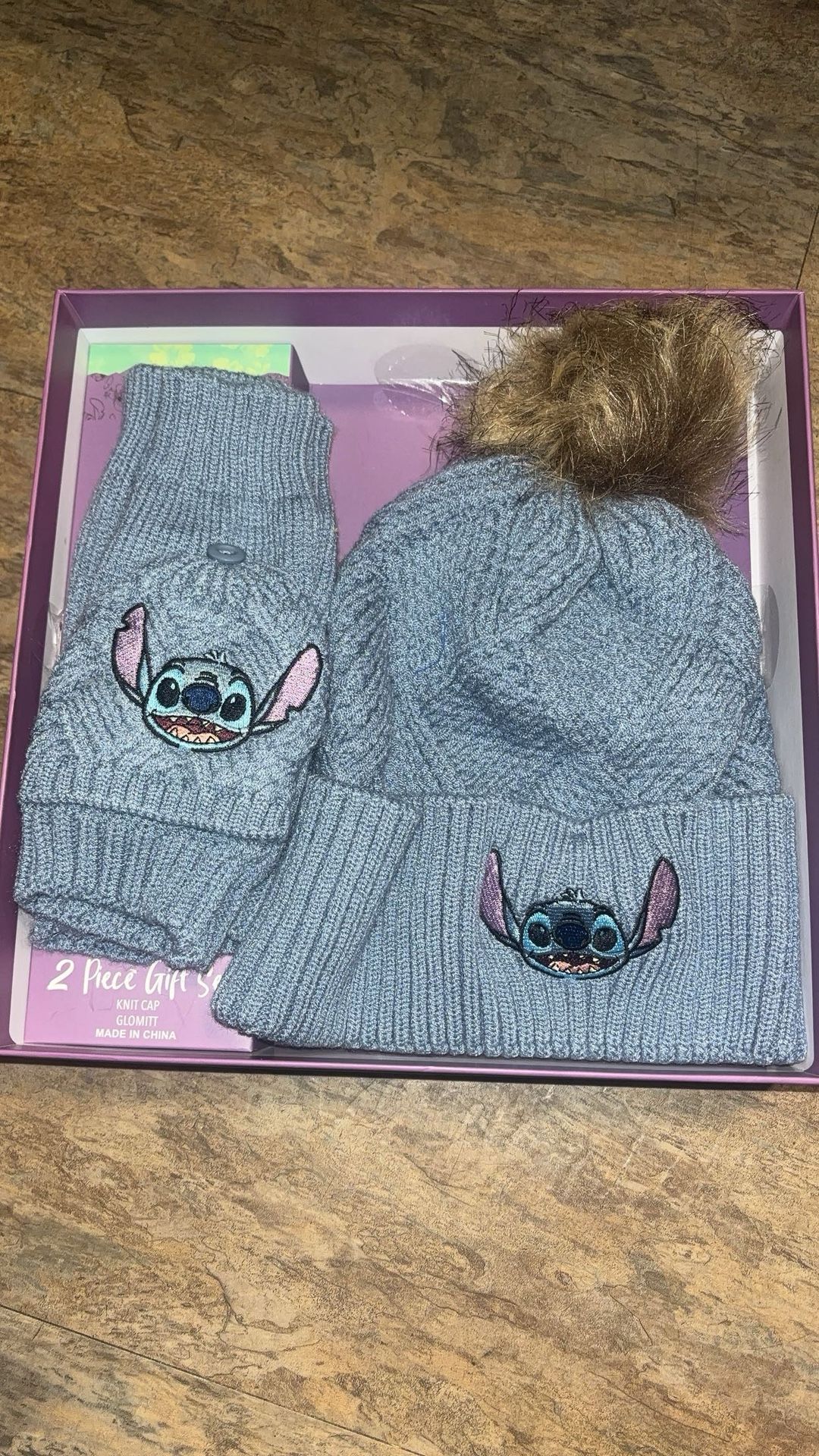 Disney stitch Beanie & Gloves Set NEW