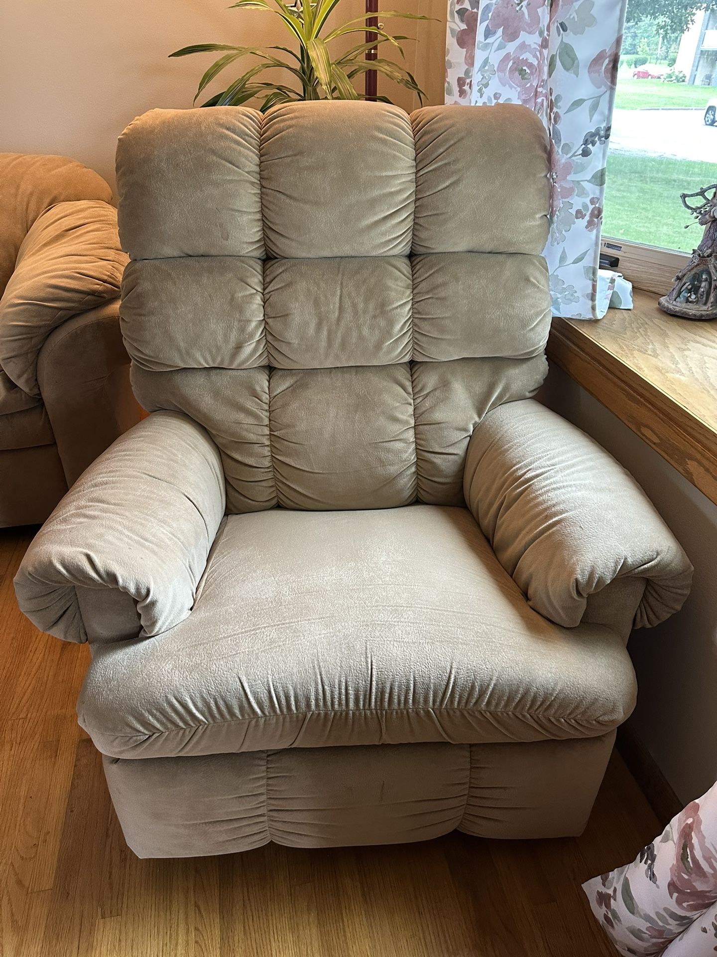 Loveseat & Recliner Chair