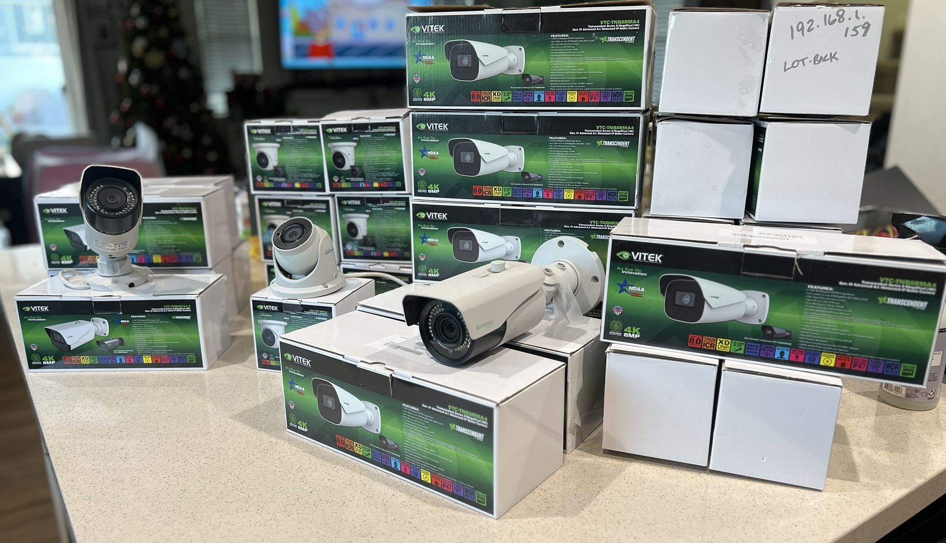 Huge LOT of VITEK commercial security cameras!! **Face Detection/A.I./Hi Def**