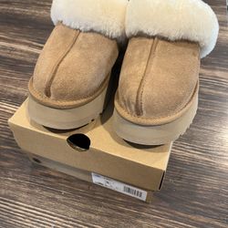 Ugg Slides Size 5 