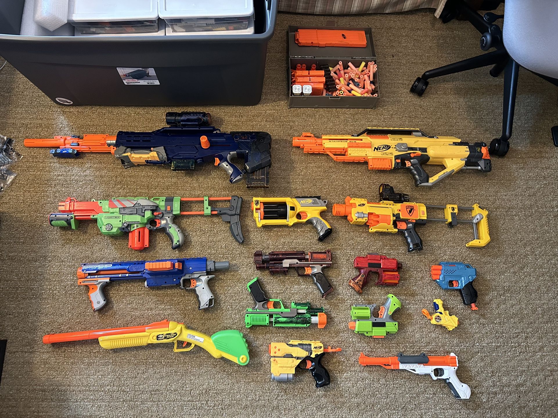 15 Nerf Guns + Accessories + Darts