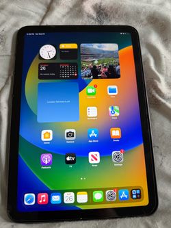 Apple iPad Mini Tablet minor crack works fine