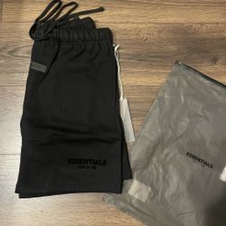 Essentials Shorts Black