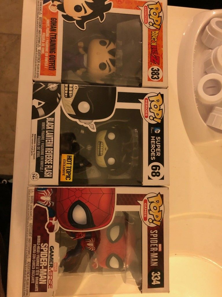 3 FUNKO POP. SPIDERMAN, DRAGON BALL Z, GREEN LANTERN REVERSE FLASH