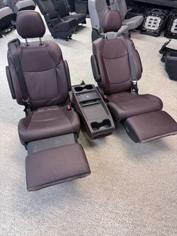 BRAND NEW BROWN LEATHER BUCKET SEATS RECLINERS WITH CONSOLE 