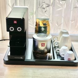Illy Coffee Set