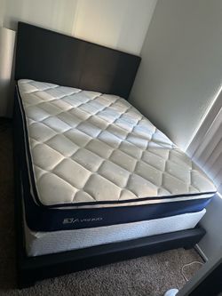 Avenco Full Size Mattress 1 yr used