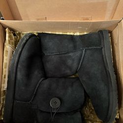 WOMENS SIZE 9 USED Womens Black UGG Bailey Button Boots