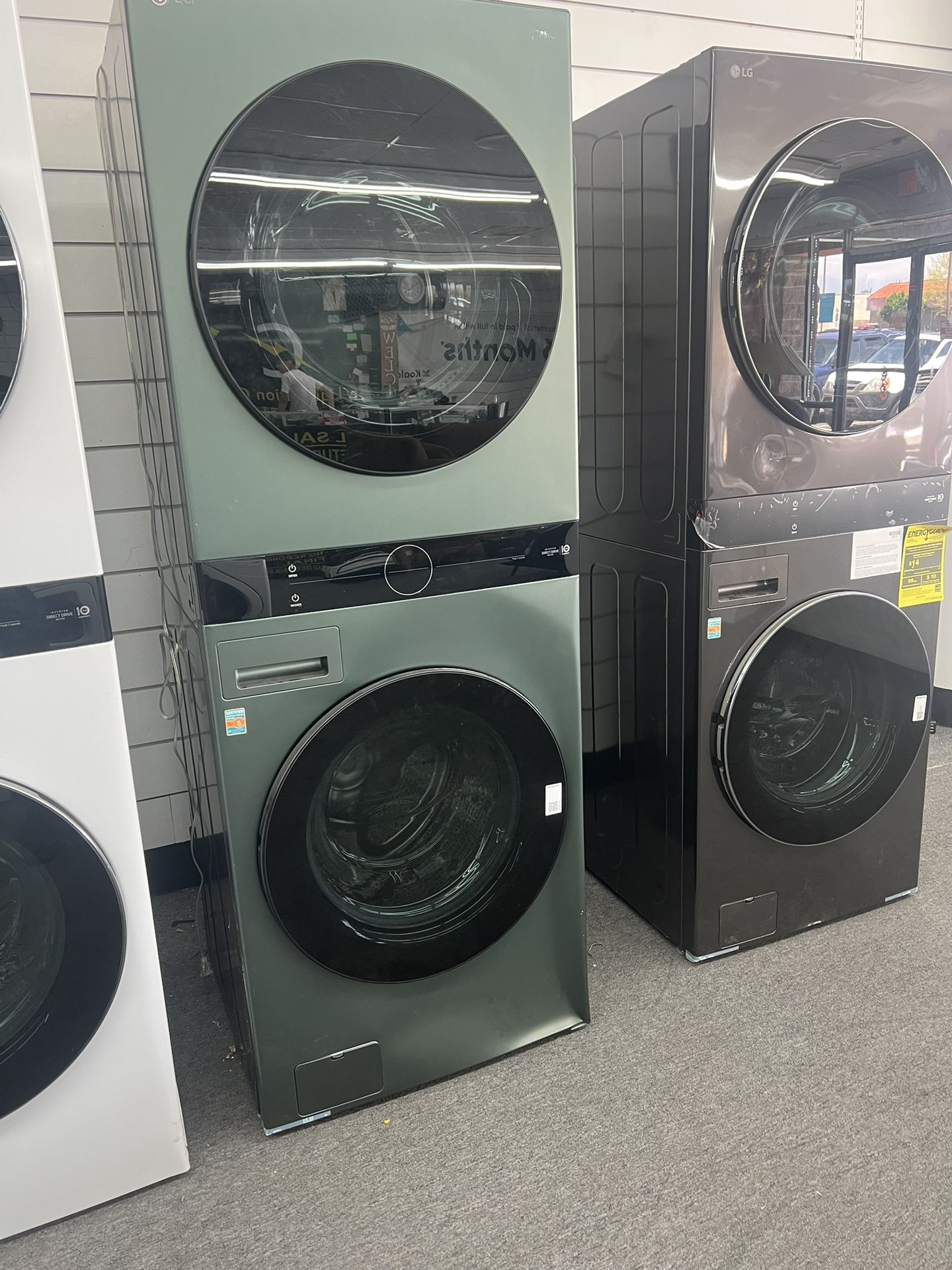 Amazing Brand New Lg Tower Washer And Dryer Set!!