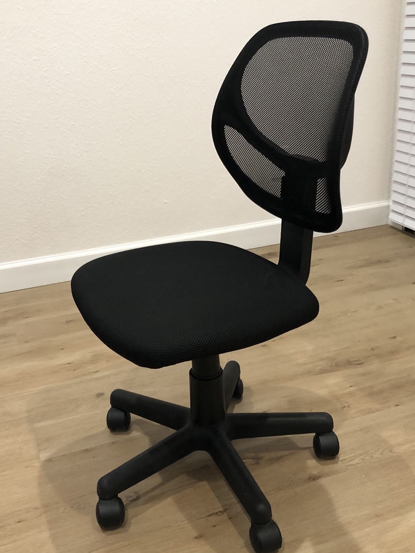 AmazonBasics Office Chair