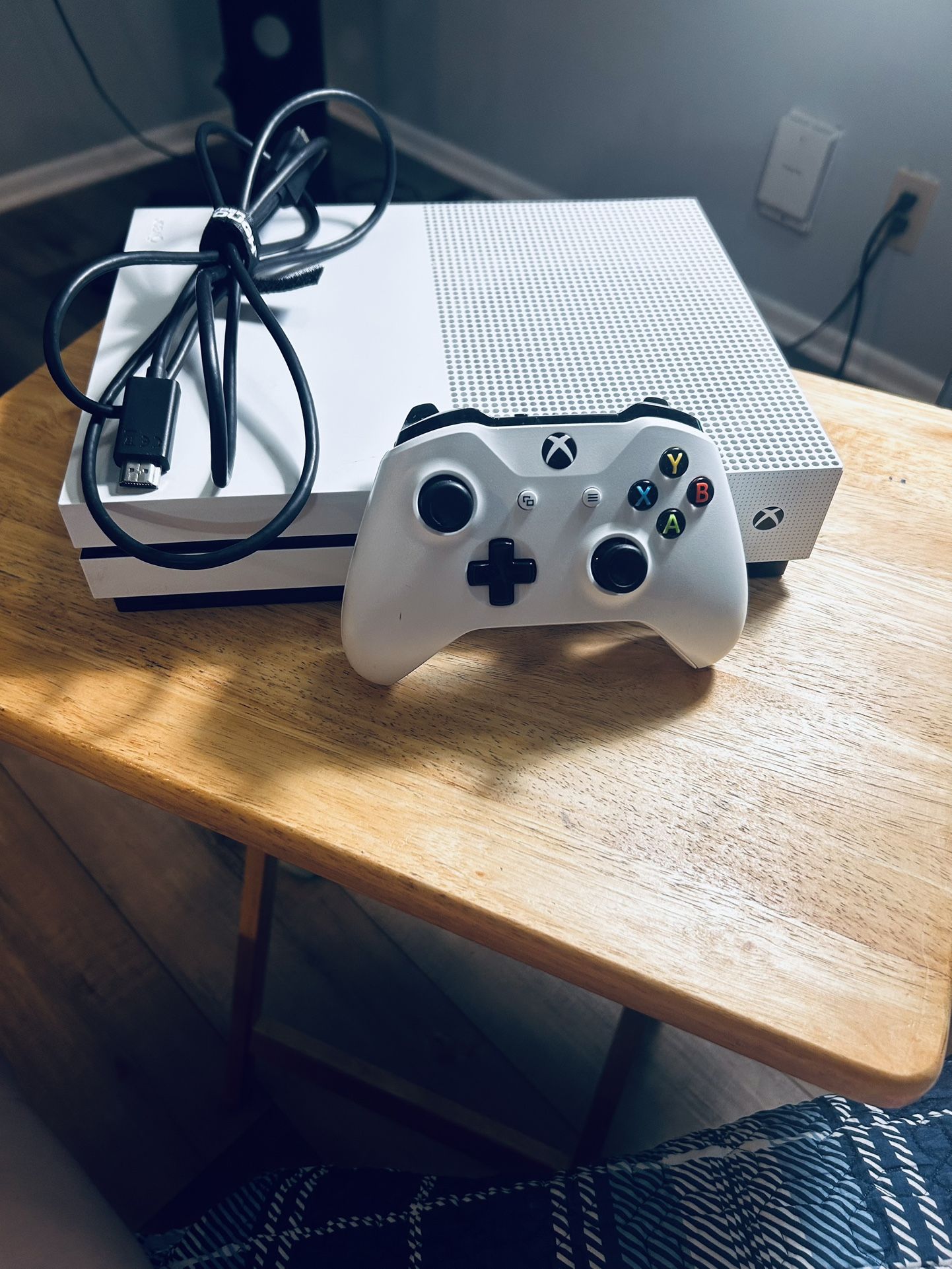 Xbox One S Model 1681 500 GB 