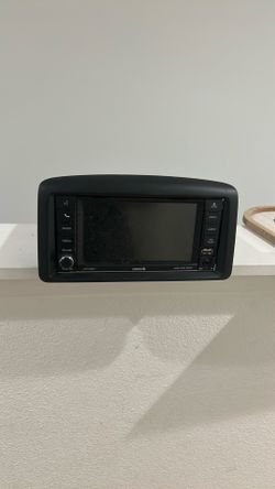 Radio 2018 dodge grand caravan