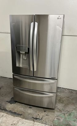 LG Stainless Steel FrenchDoor Fridge w/ IceMaker