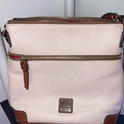 Dooney And Bourke Purse 
