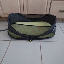 Munchkin Brica Fold' Go Travel Bassinet.amazon Vale $44.99
