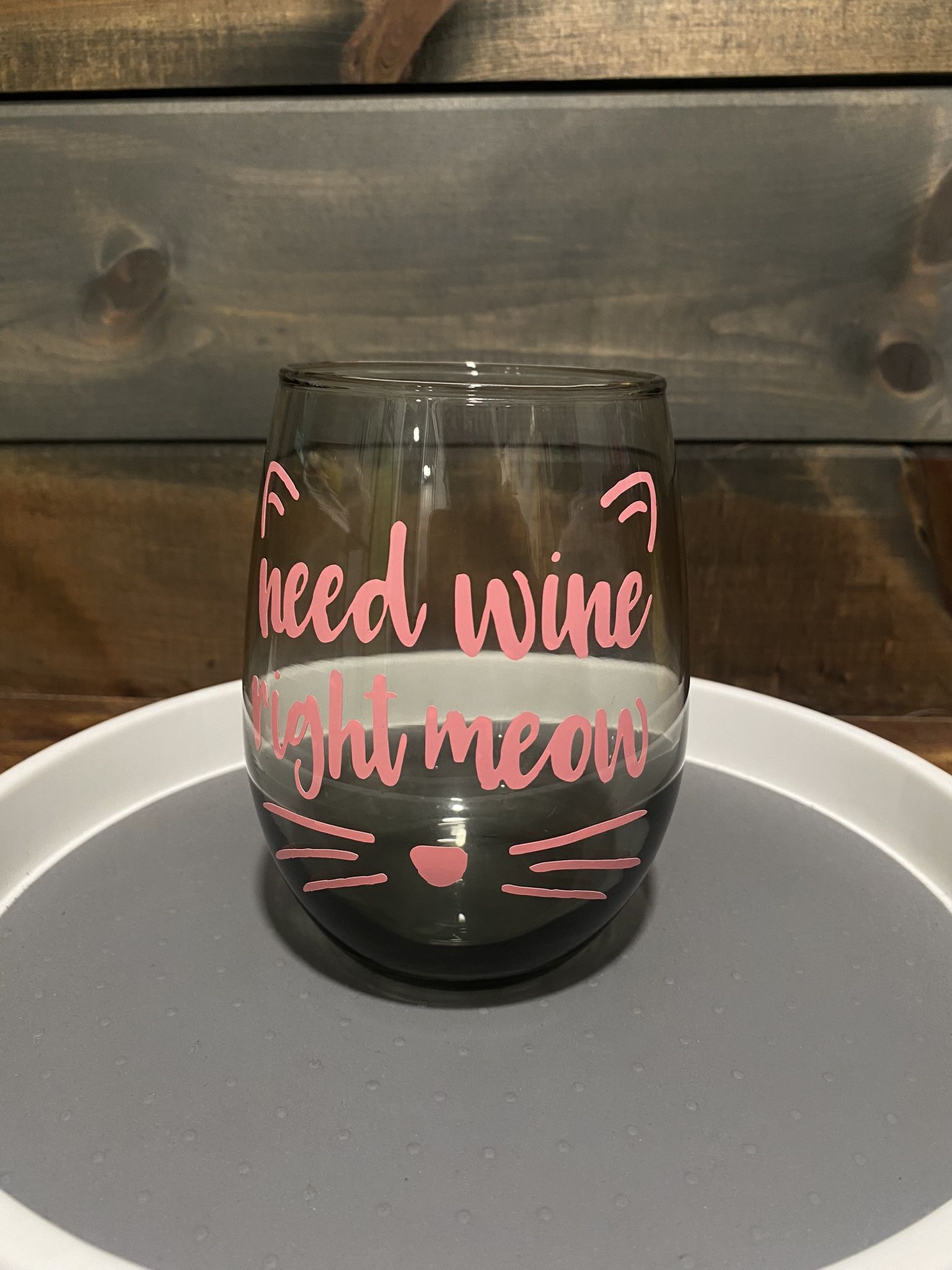 Black ombre wine glass with cat design