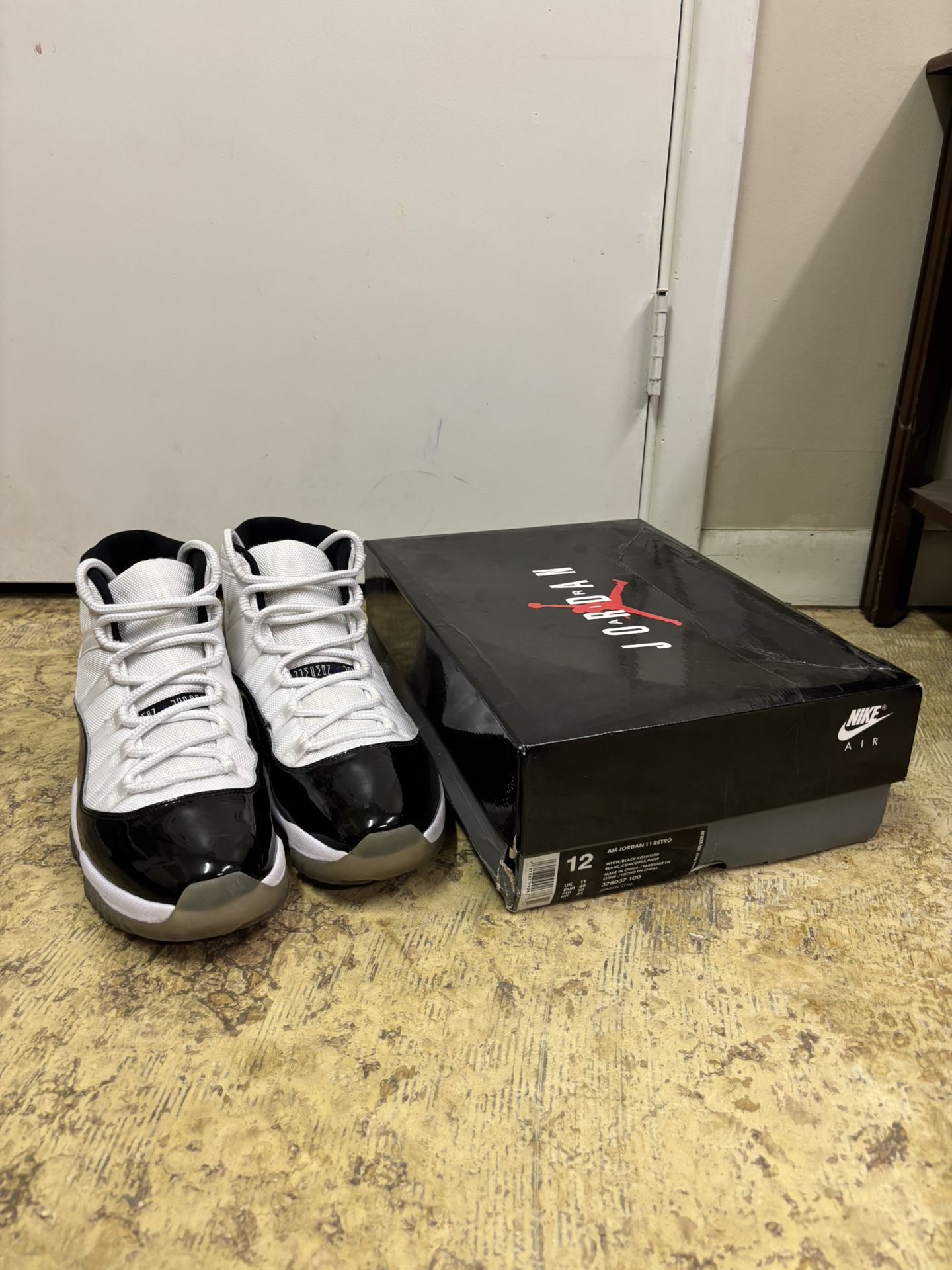 Air Jordan 11 Concords