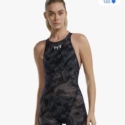 TYR Women's / Girl Avictor 2.0 Exolon Closed Back Tech Suit Size 20
