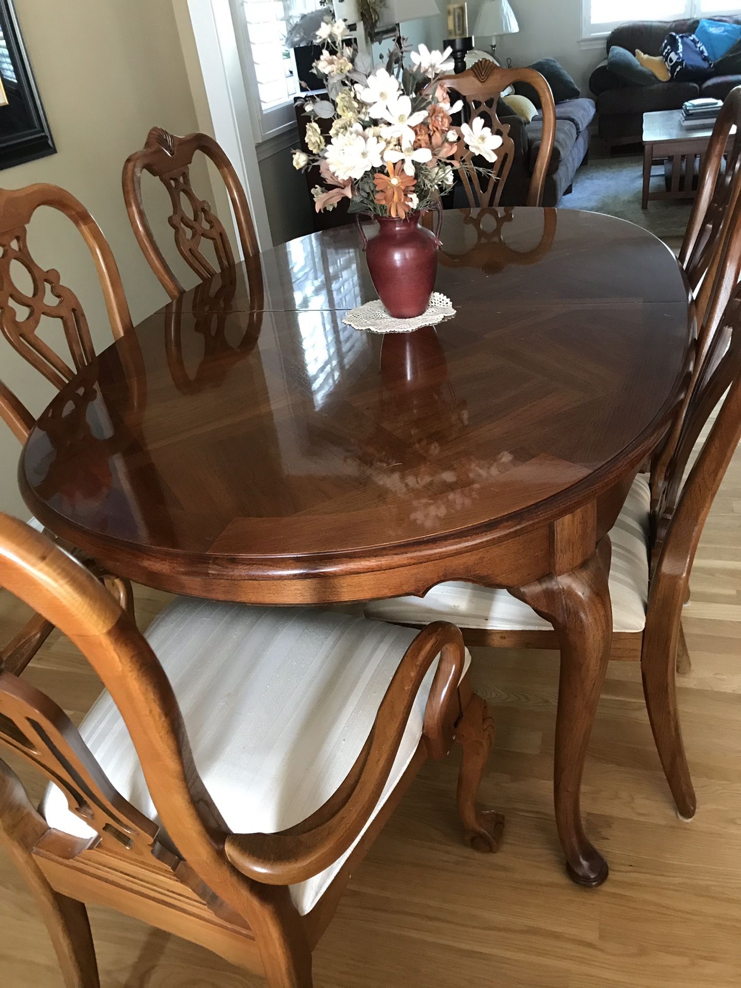Thomasville Dining Table and Chairs