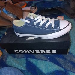 Converse kids low tops