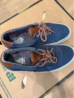 Vans sneakers (Men’s 9)