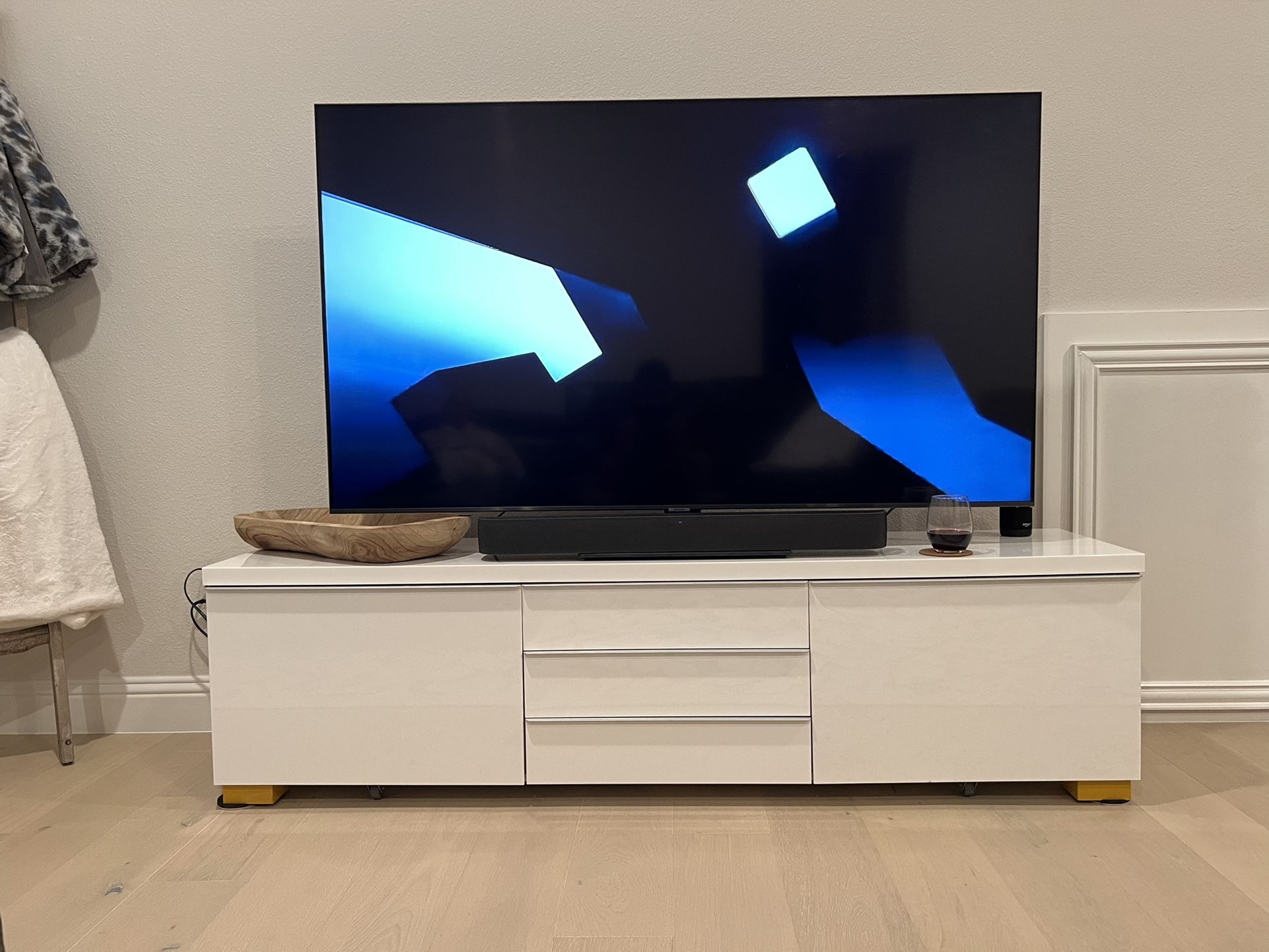 IKEA Besta Burs Media Center