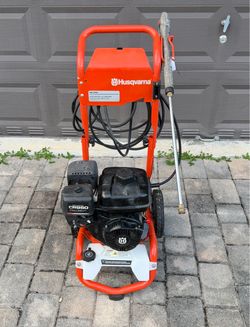 Husqvarna PW3200 Gas Pressure Washer 3200 PSI 2.5 GPM Briggs 208cc