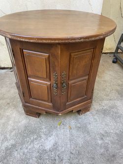 Wooden circular coffee table