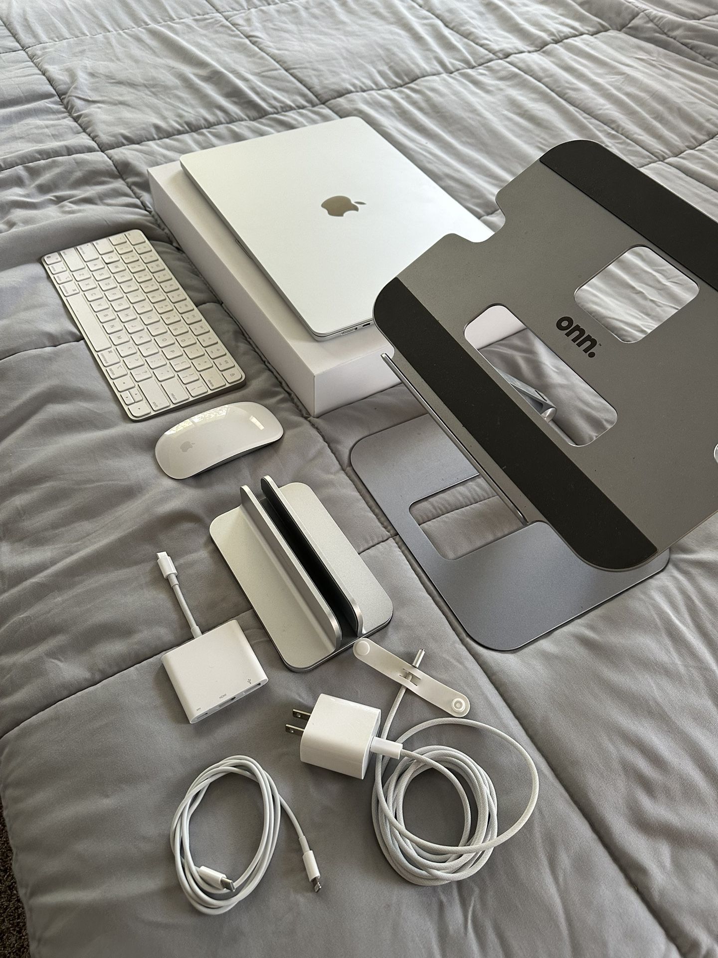 15 Inch MacBook Air M2 w/ Extras