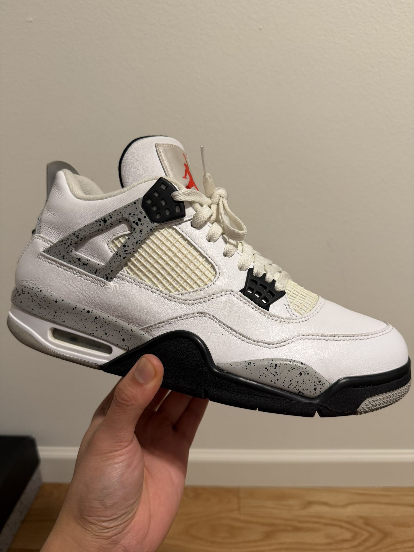 Air Jordan 4 Retro - White Cement (2016)