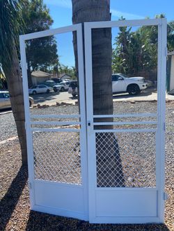 Screen door
