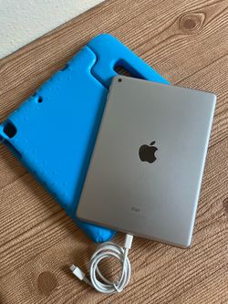 Apple iPad 5th Generation 32GB  with kids protective case & Charger (128gb $150)