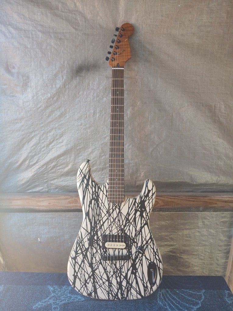 🔥Electric Guitar For Sale 🔥Price Is Firm