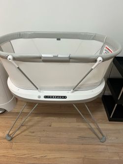 Fisher and Price smart Bassinet