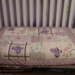 4 In 1 Graco White Crib