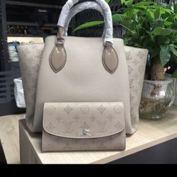 New Louis Vuitton Handbag 