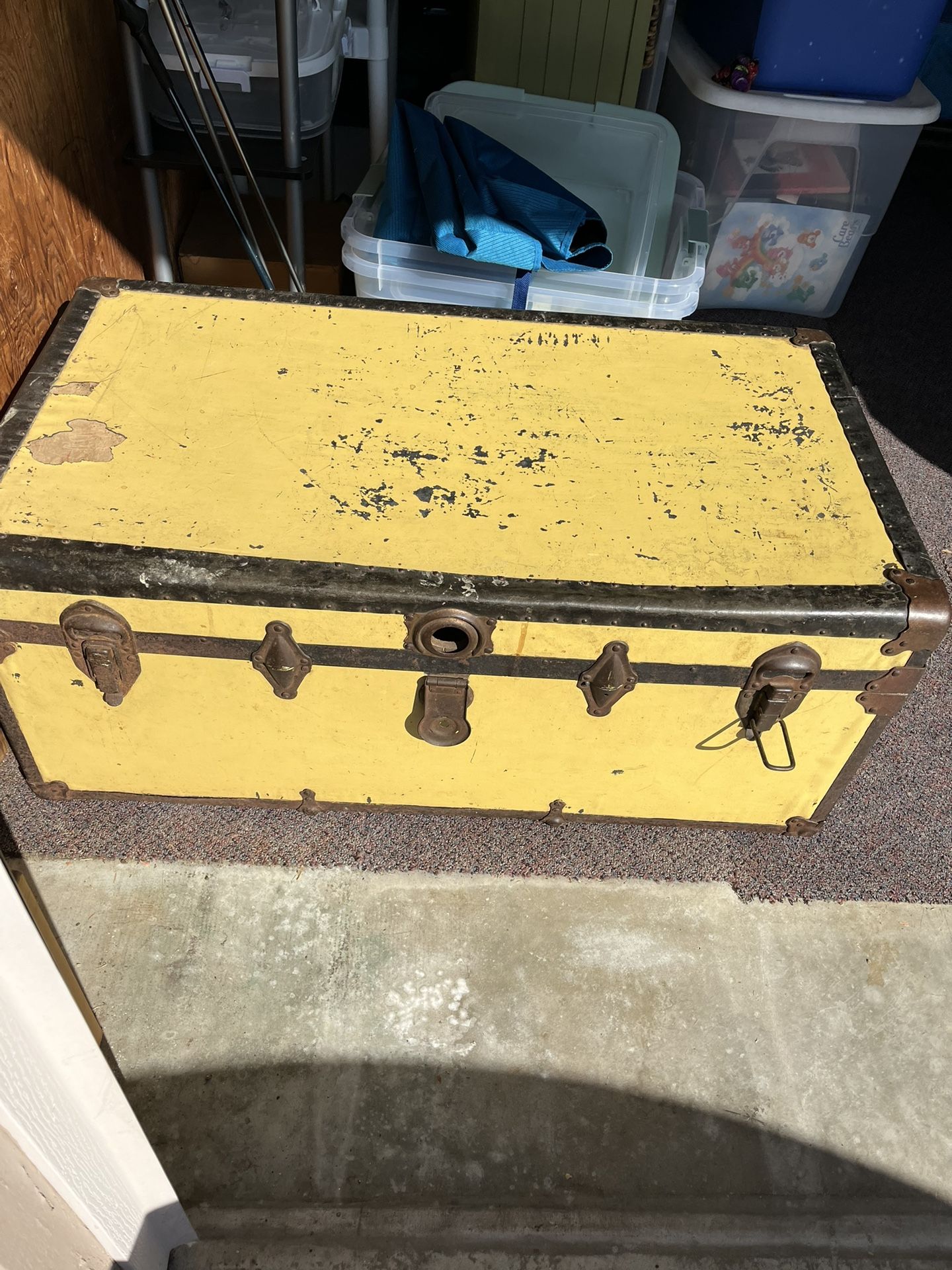 Free Old Yellow Large Trunk
