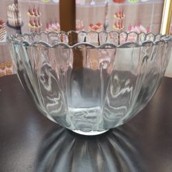 Large Shell Design Glass Bowl 7.25" H 11" W Grip Bottom