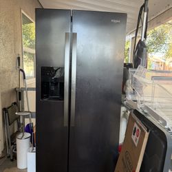 Whirlpool 33-inch Wide Side-by-Side Refrigerator - 21 cu. ft.  3