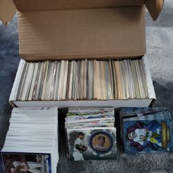 733 Baseball Cards