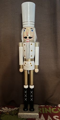 4ft Wooden Heavy Nutcracker 