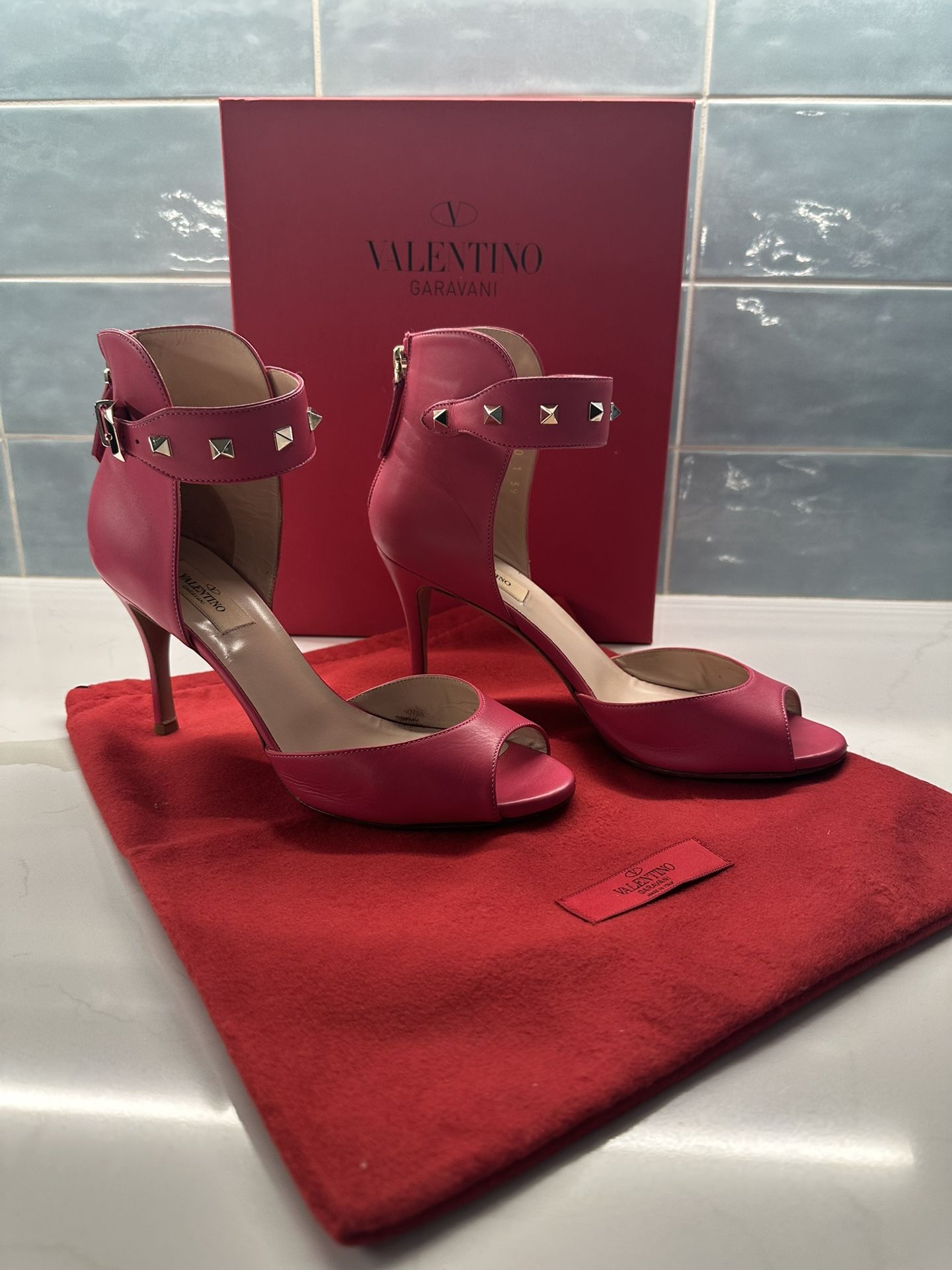 Beautiful Valentino Pink Studded Heels