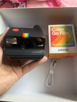 Gen 2 Polaroid with box of film (great condition)