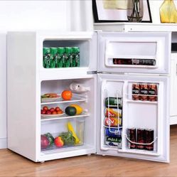 3.2 cu. ft. Retro Mini Fridge in White with Freezer Cooler& Reversible Door，