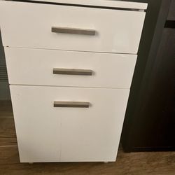 Rolling White Metal Filing Cabinet. Great Shape. Bedroom Or Office