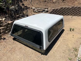 Truck Topper/Cap for 6’ Bed w/ headliner fabric