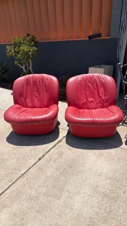 Vintage beautiful swivel slide Club Chair