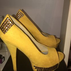 Yellow Platform heels 8.5- Brand New