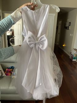 Size 8 girls dress . David’s bridal brand