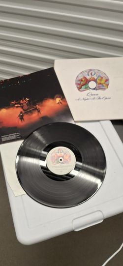 QUEEN  A  NIGHT  AT  THE  OPERA  RECORD